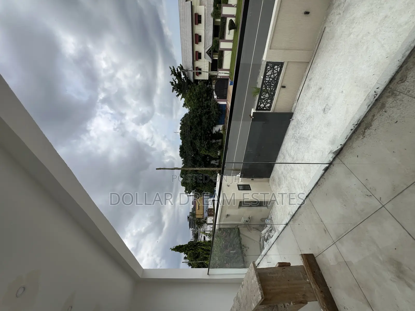 5bdrm House in Dzorwulu for rent