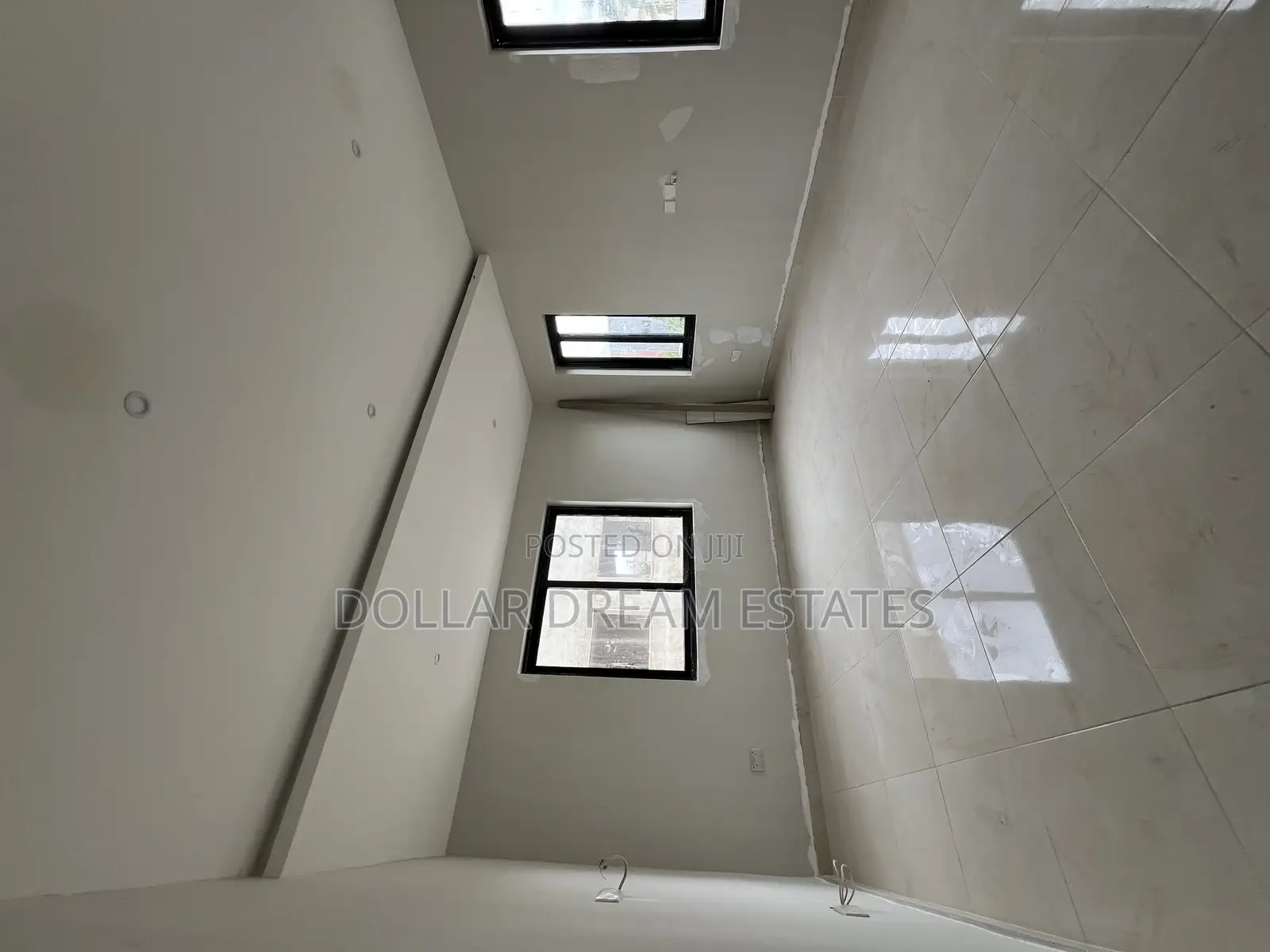 5bdrm House in Dzorwulu for rent