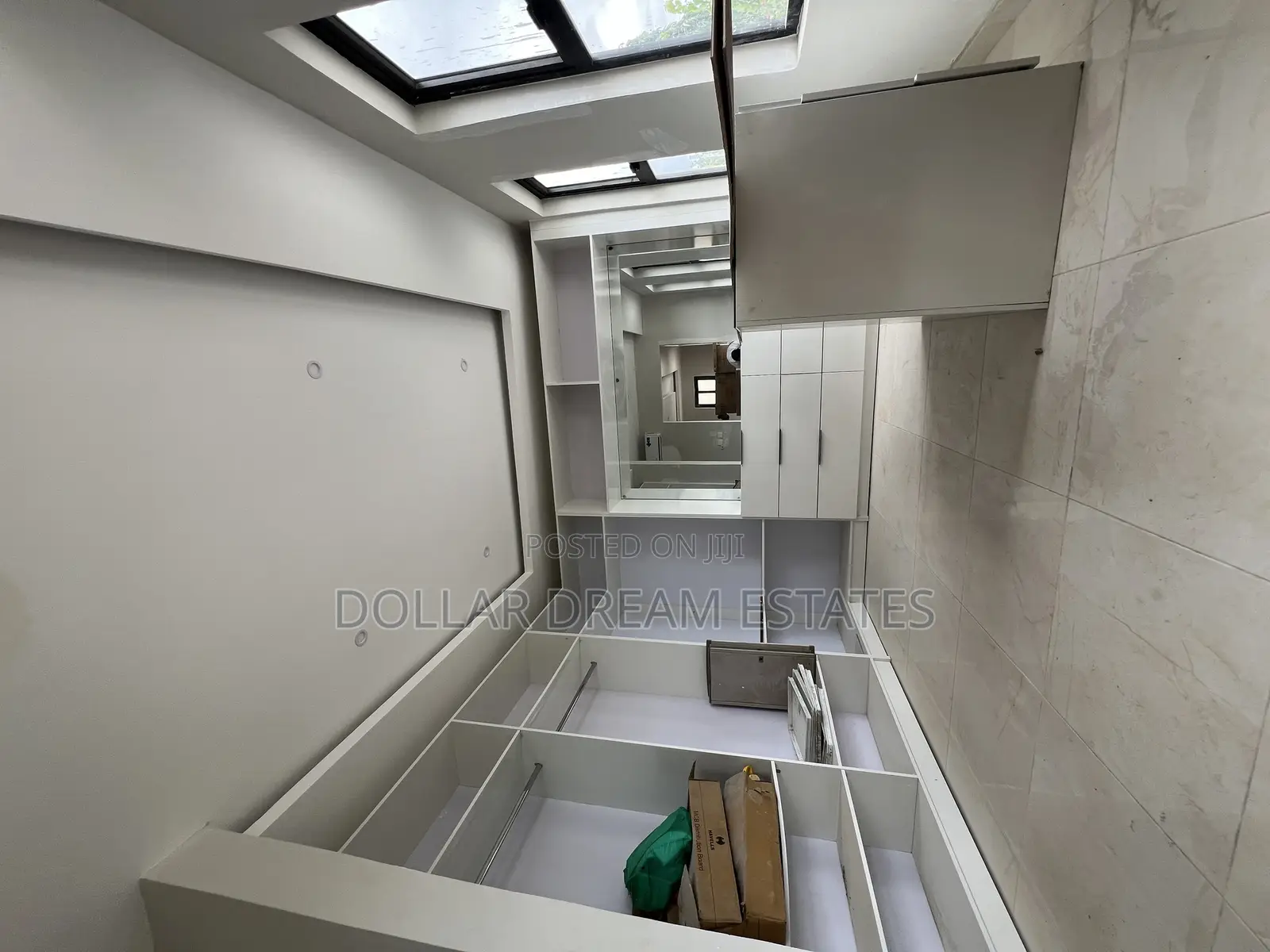 5bdrm House in Dzorwulu for rent