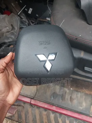 Mitsubishi Outlander Steering Airbag