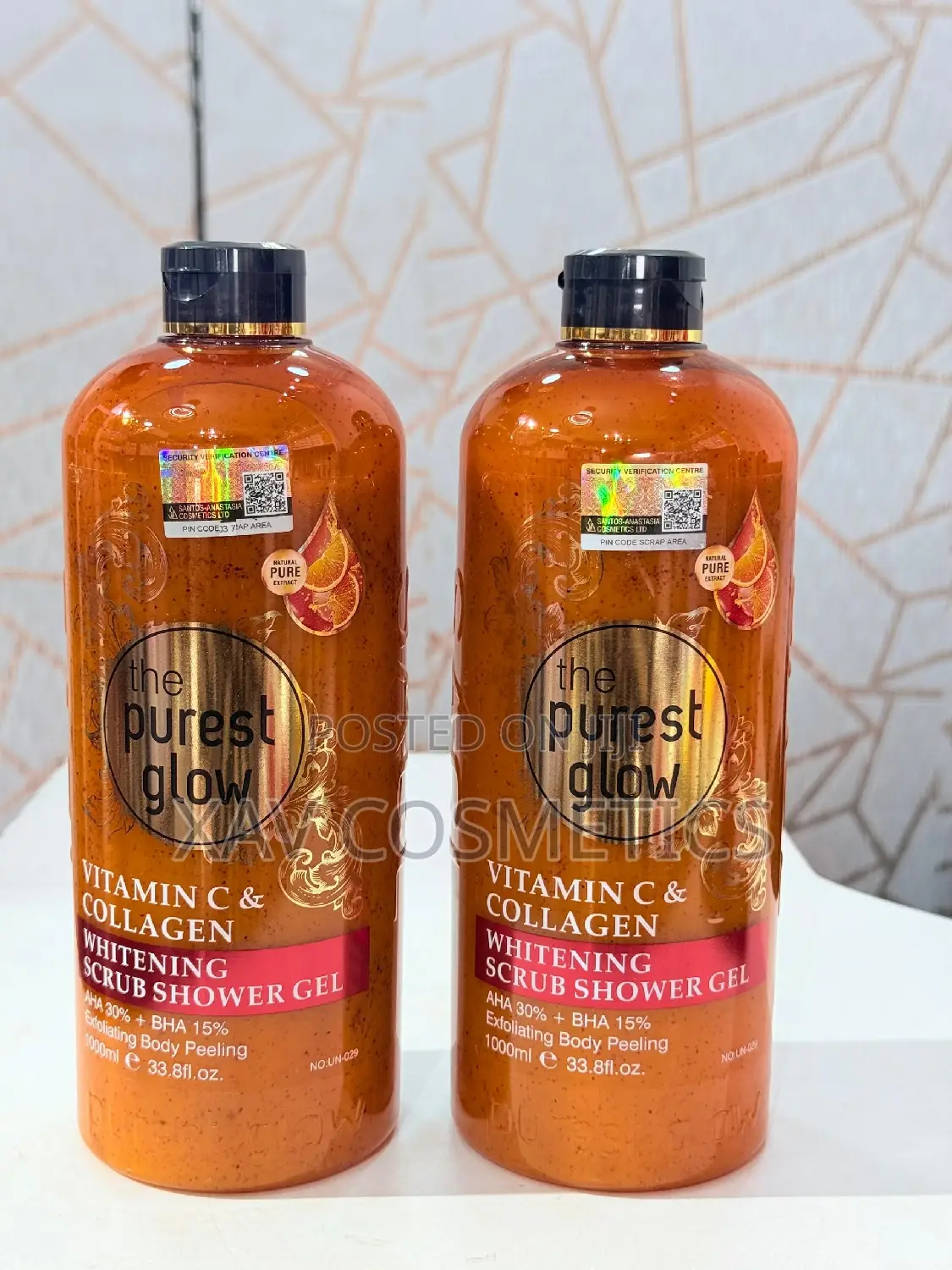 The Purest Glow Vitamin C and Collagen Scrub Shower Gel