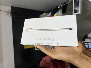 New Apple iPhone 17 256 GB Silver