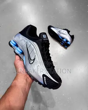 Nike Shox R4 Sneakers