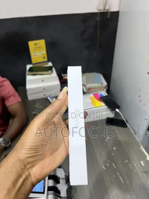 New Apple iPhone 17 256 GB Silver