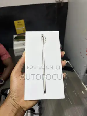 New Apple iPhone 17 256 GB Silver