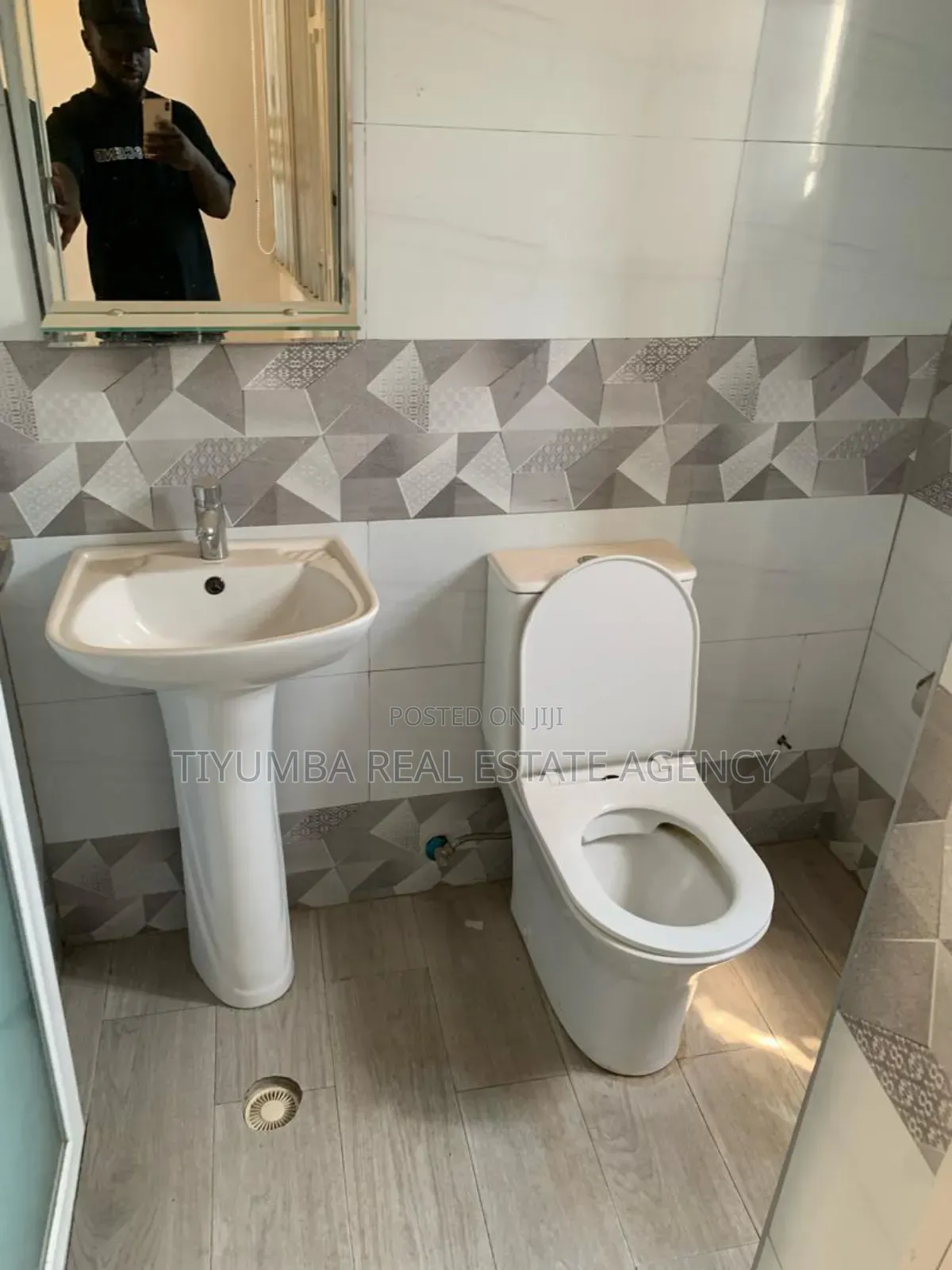2bdrm Apartment in Tiyumba Agency, North Legon for rent