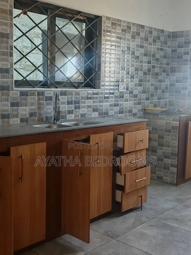 2bdrm Apartment in Modern Bedroom, Ledzokuku-Krowor for rent