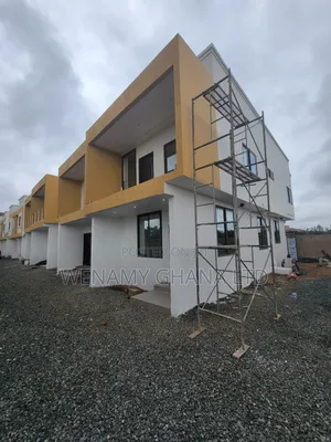 2bdrm Townhouse / Terrace in Community 25 for rent