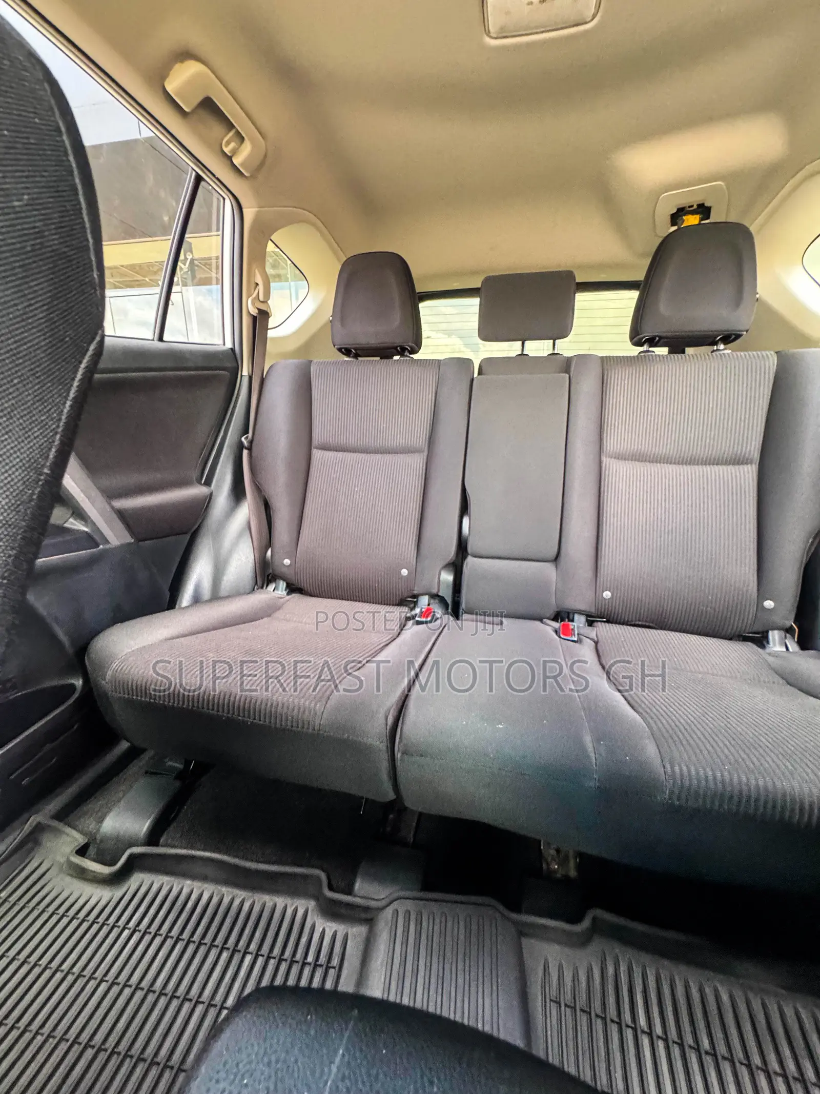 Toyota RAV4 LE AWD (2.5L 4cyl 6A) 2017 White