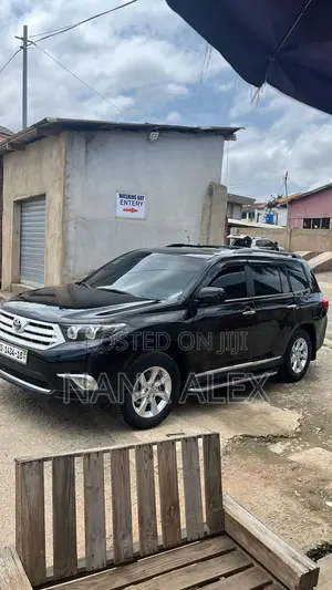 Toyota Highlander Limited 3.5l 4WD 2013 Black
