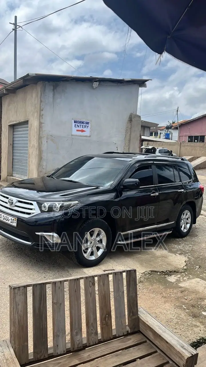 Toyota Highlander Limited 3.5l 4WD 2013 Black