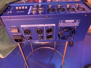 Powered Mixer 4