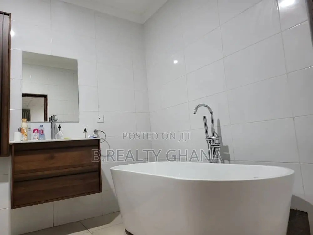 4bdrm House in Airport Residential Area for rent