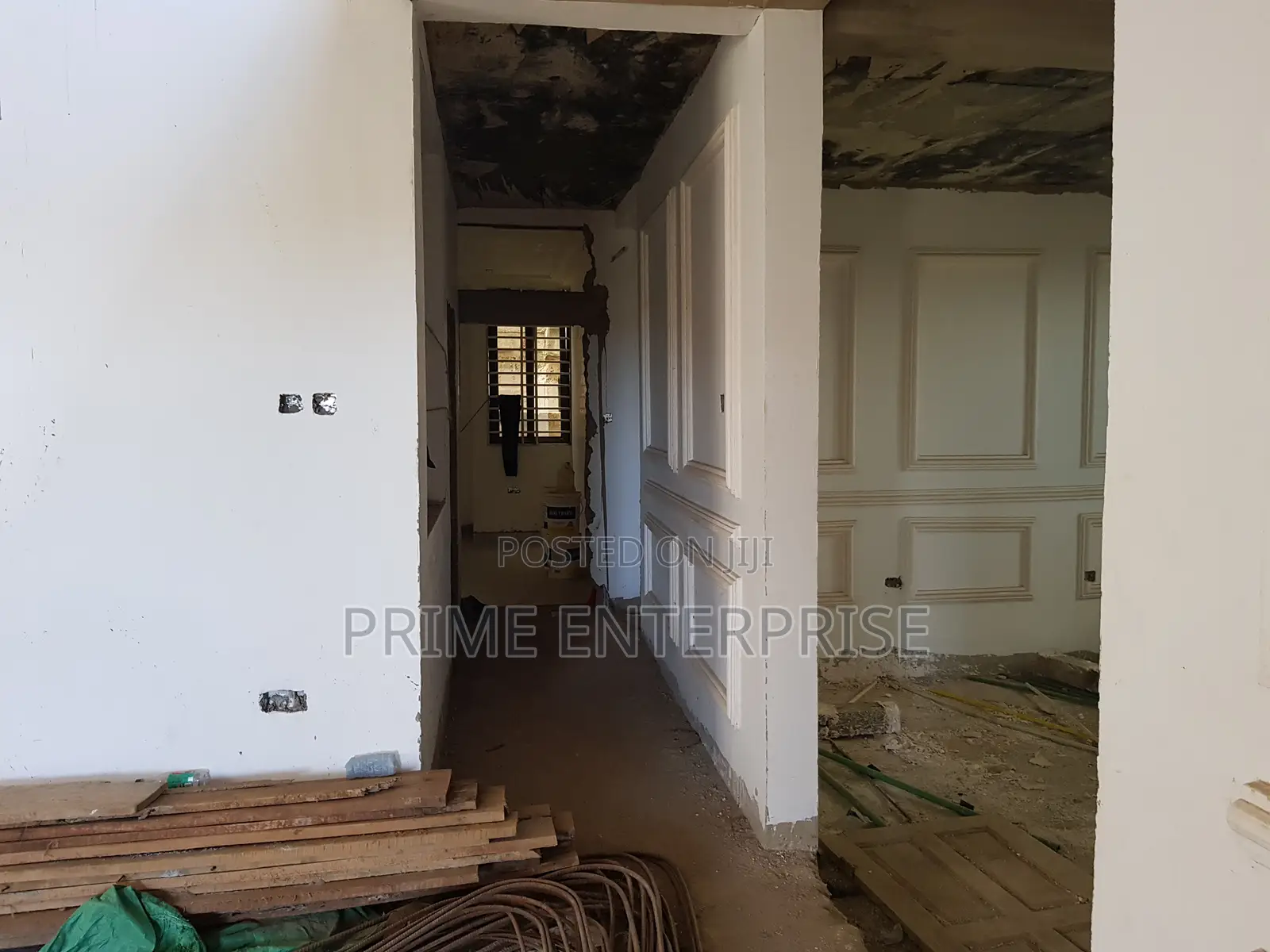 6 Bedrooms All With Washrooms