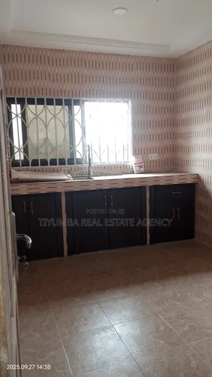 3bdrm Apartment in Tiyumba Agency., West Legon for rent