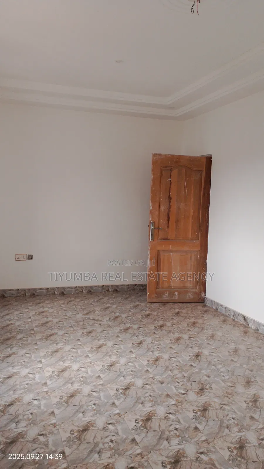 3bdrm Apartment in Tiyumba Agency., West Legon for rent