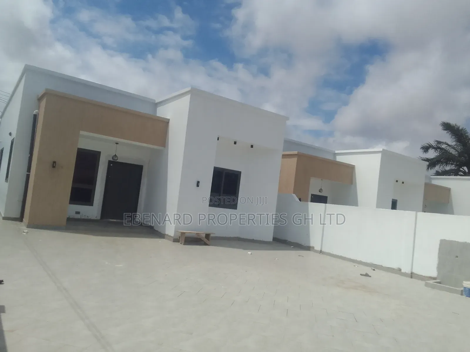 3bdrm House in Ebenard Properties, Sakumono for sale