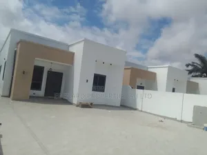 3bdrm House in Ebenard Properties, Sakumono for sale