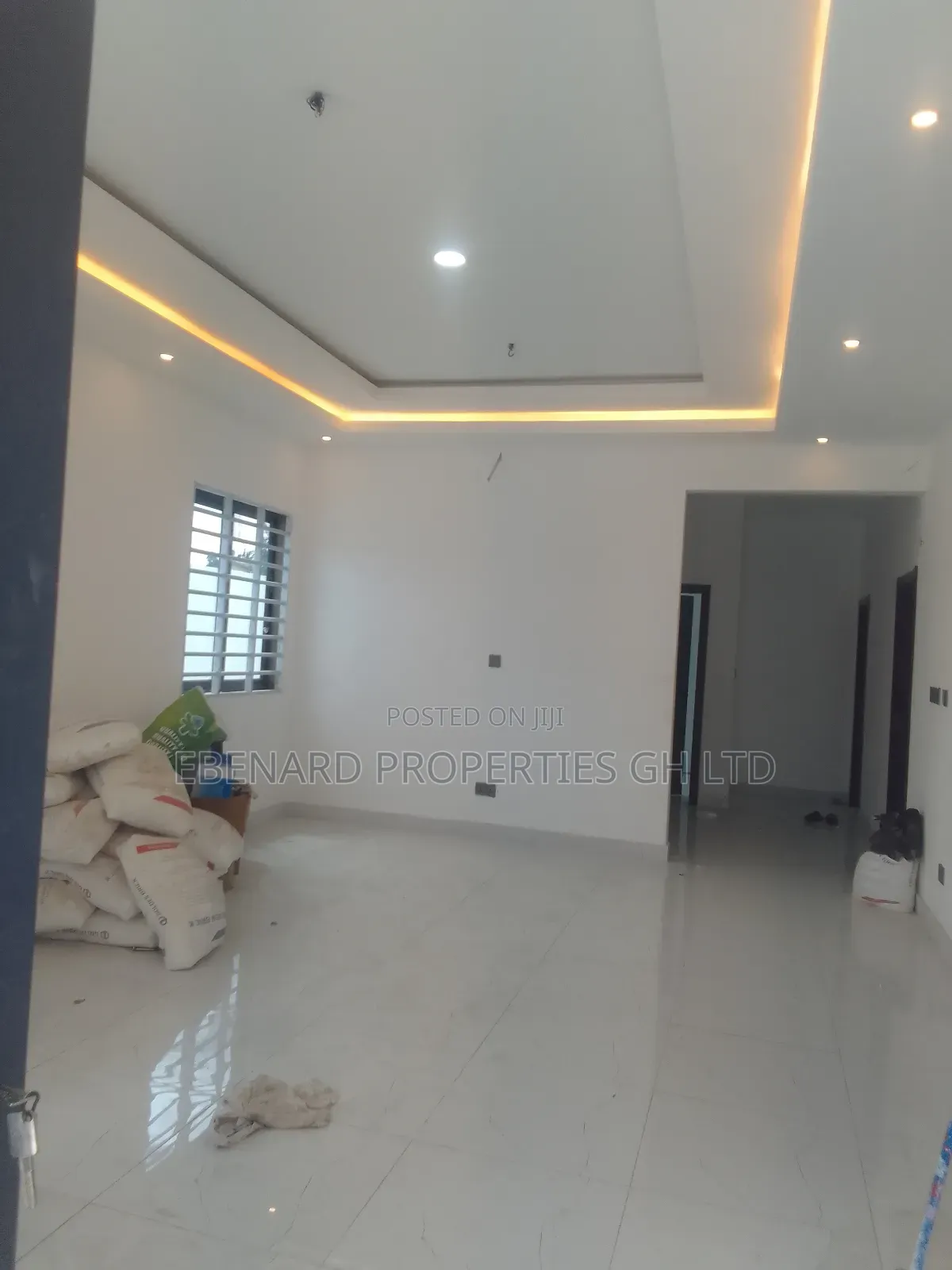 3bdrm House in Ebenard Properties, Sakumono for sale
