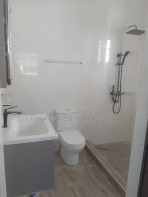 3bdrm House in Ebenard Properties, Sakumono for sale