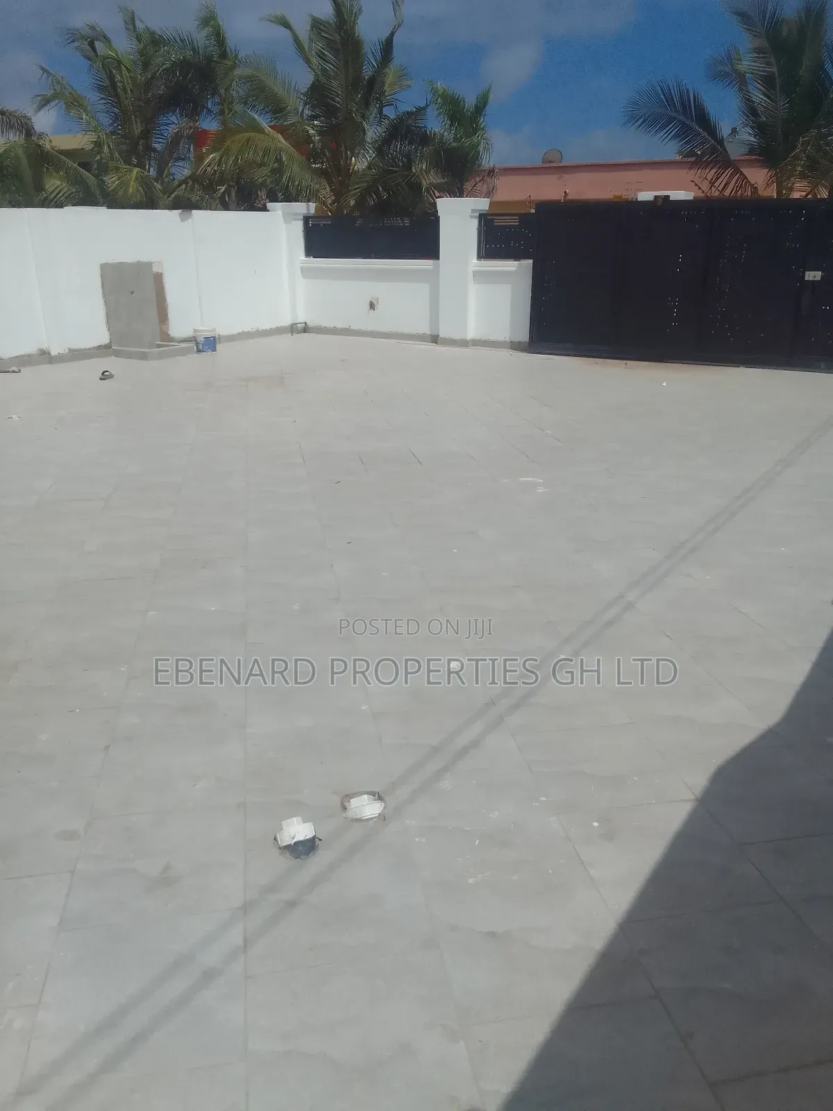 3bdrm House in Ebenard Properties, Sakumono for sale