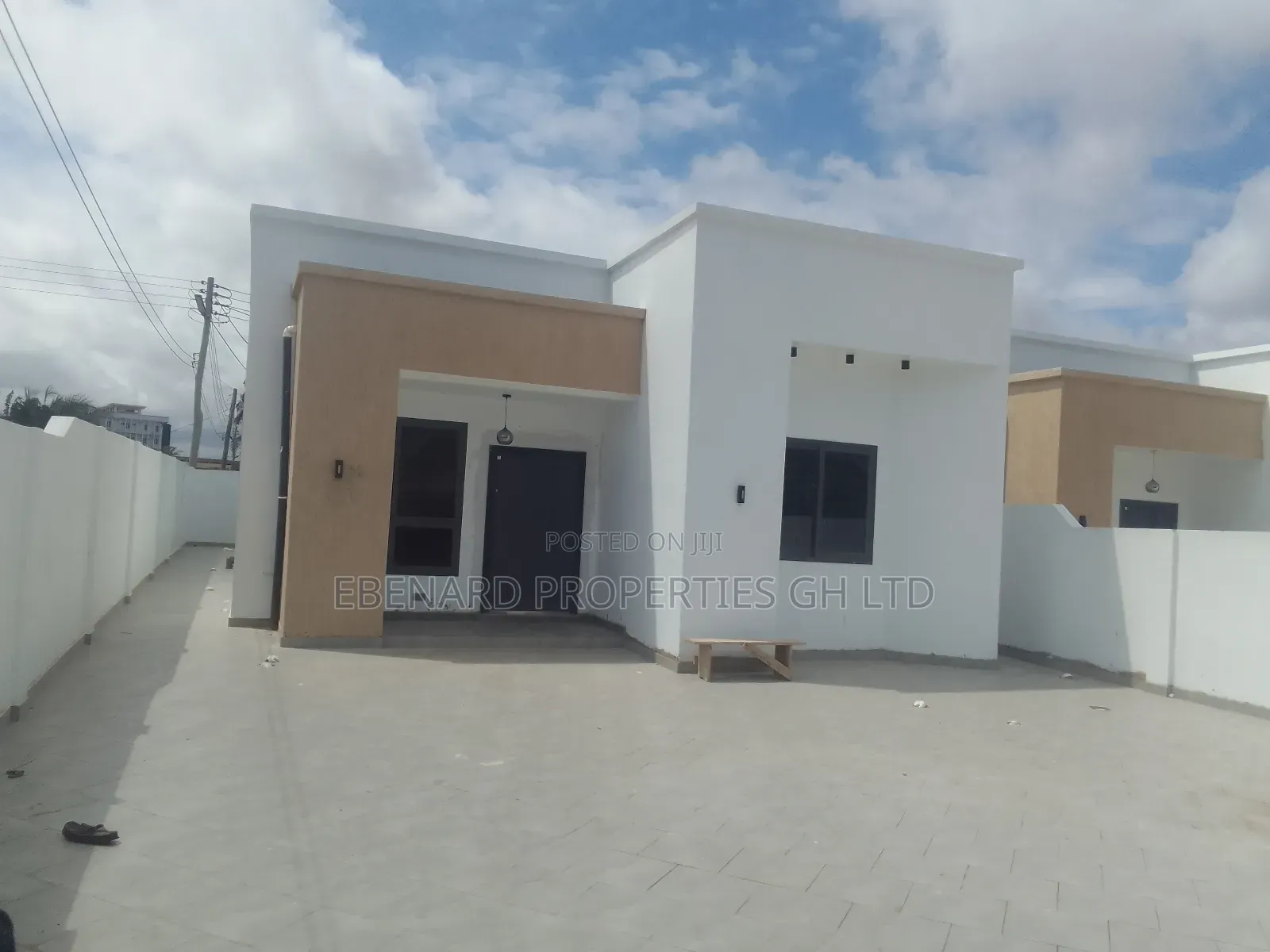 3bdrm House in Ebenard Properties, Sakumono for sale