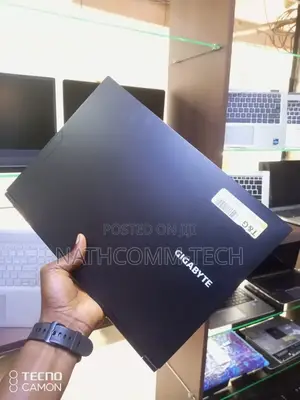 Laptop Gigabyte 32GB Intel Core i7 SSD 1T