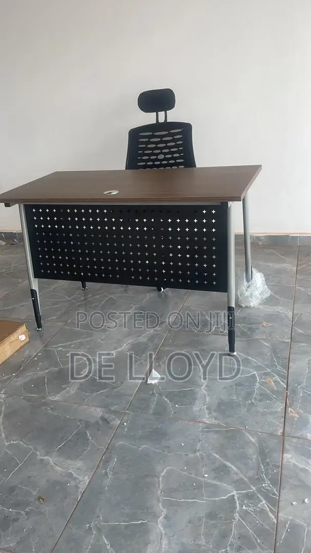 120 Cm by 60 Cm Modern Office Table