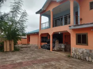 5bdrm House in Ashaiman Municipal for sale