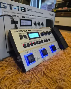 Boss Gt-1b Bass Effects Processor.