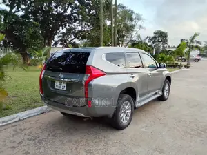 Mitsubishi Pajero Sport 2017 Gray