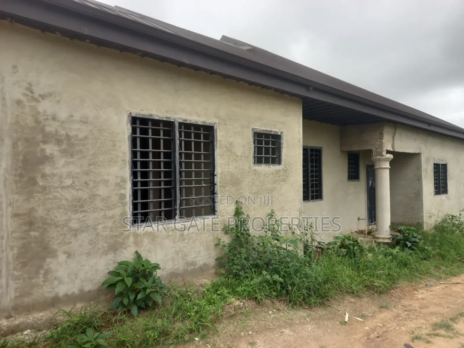 4bdrm House in Antoa New Site, Kumasi Metropolitan for sale