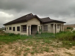 4bdrm House in Antoa New Site, Kumasi Metropolitan for sale