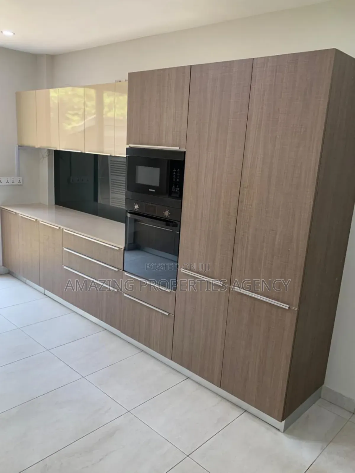 4bdrm House in Airport Residential Area for sale