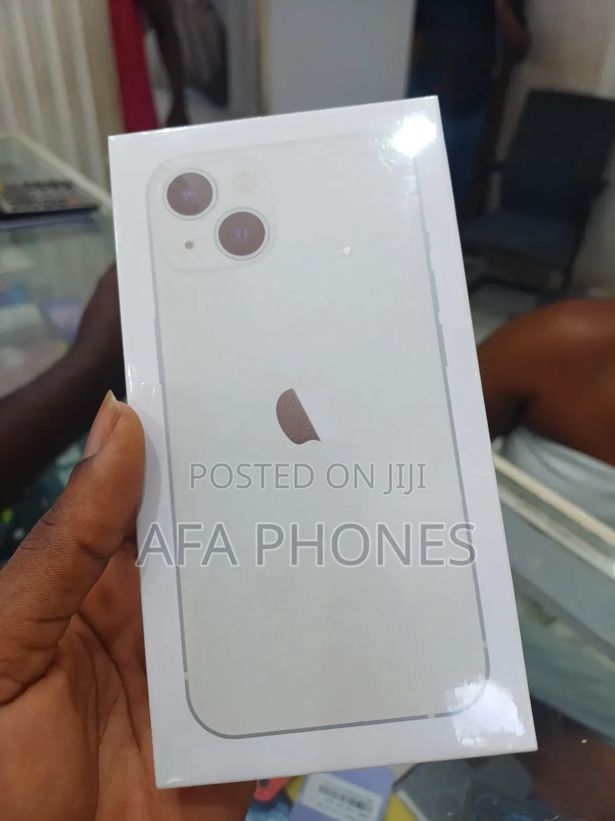 New Apple iPhone 13 128 GB Silver
