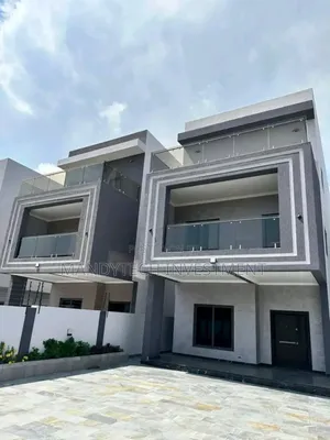 5bdrm Duplex in East Legon for sale