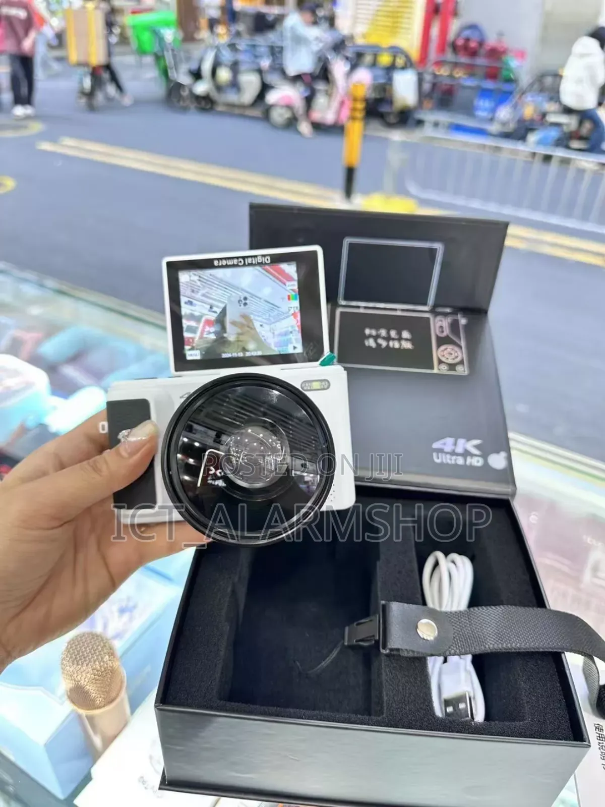 Flip Screen 6mpixel Digital Video Picture Camera