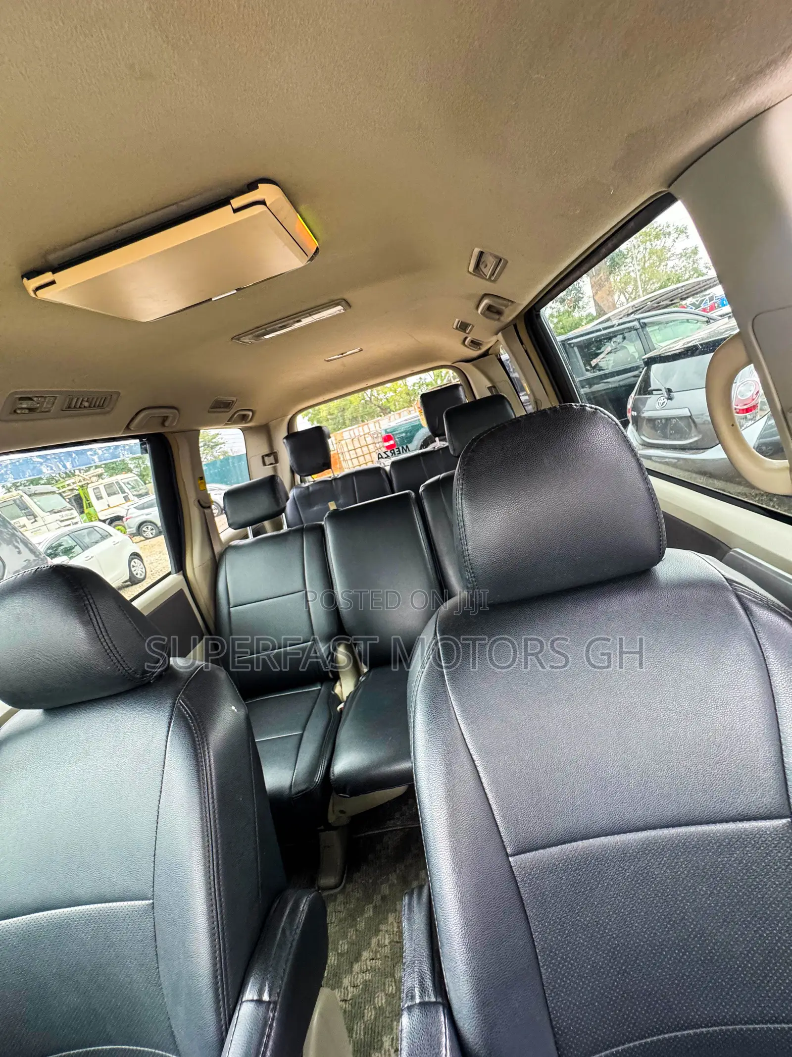 Toyota Noah 2.0 158hp AWD (8 Seater) 2012 Black