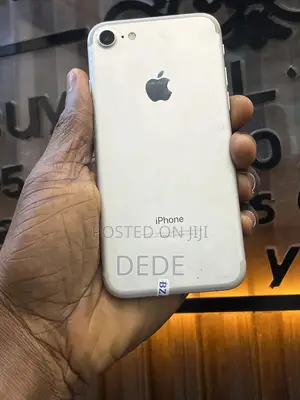 New Apple iPhone 7 32 GB Silver