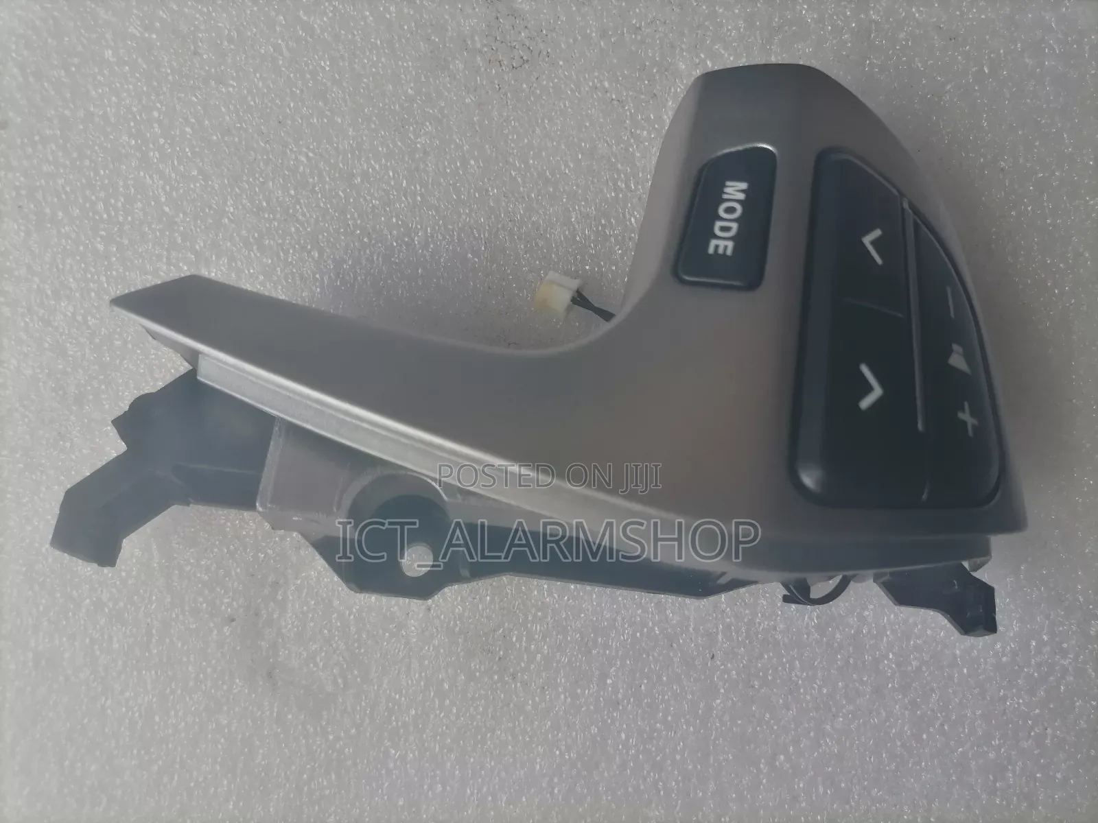 Wireless Steering Wheel Control for Radio