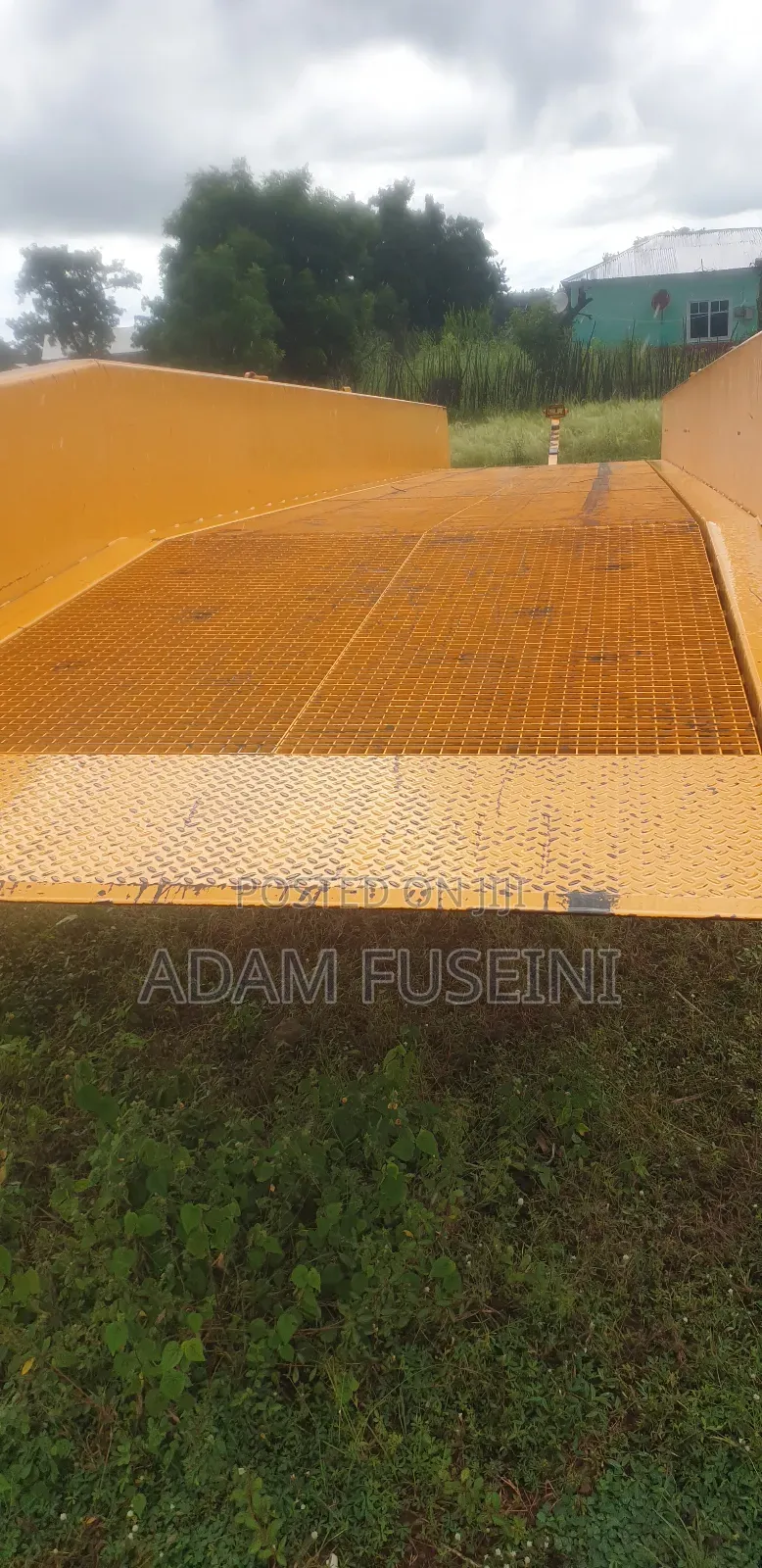 Mobile Loading and Uploading Ramp
