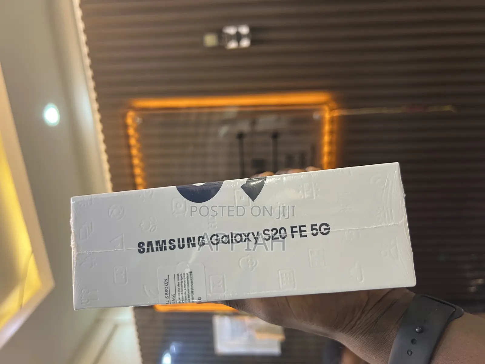 New Samsung Galaxy S20 FE 128 GB