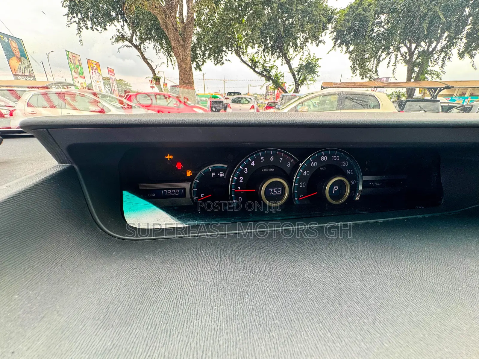 Toyota Noah 2.0 143hp AWD (8 Seater) 2012 Gray