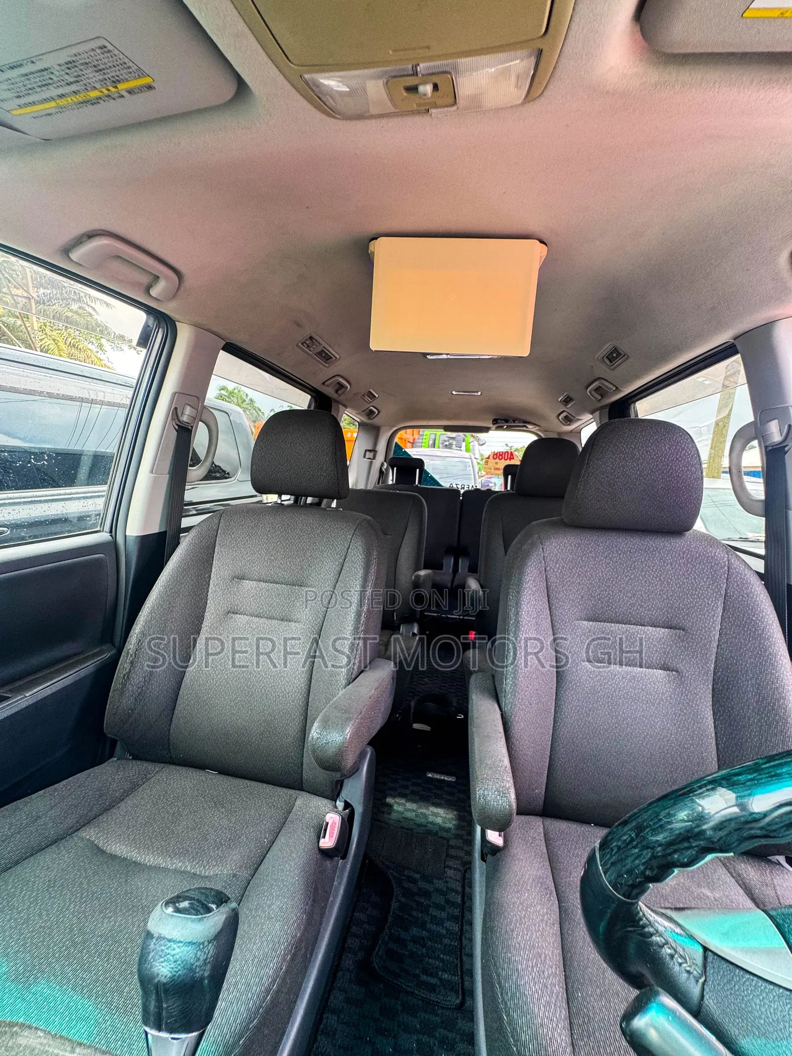 Toyota Noah 2.0 143hp AWD (8 Seater) 2012 Gray