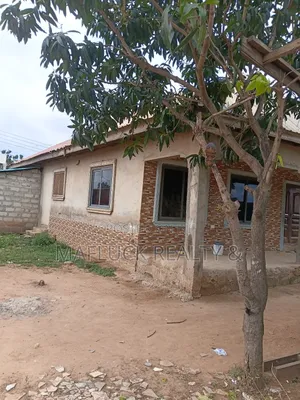 3bdrm House in Lakeside Estate for sale