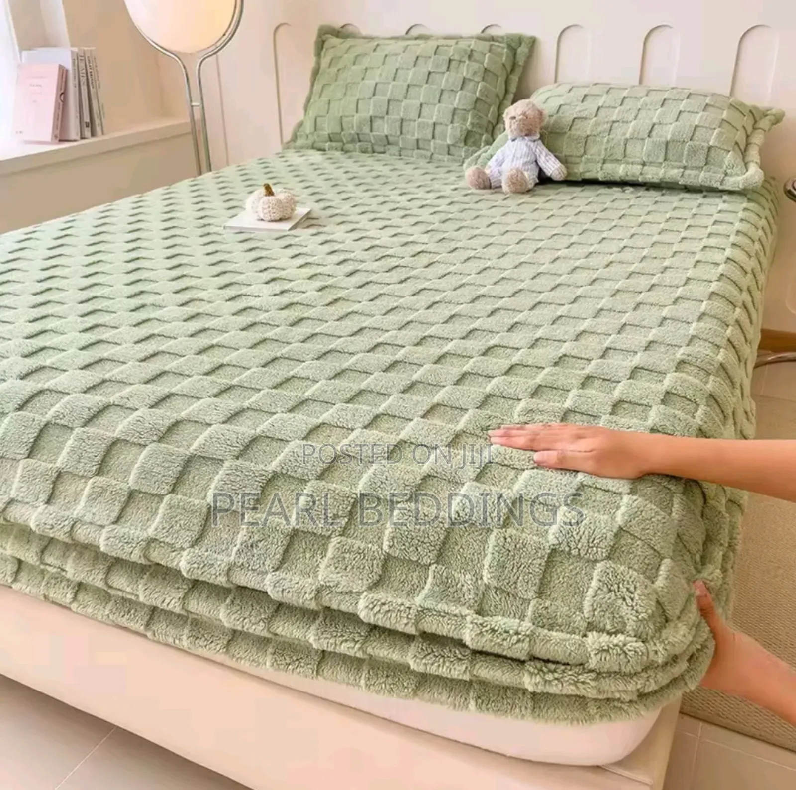 Premium Luxurious Soft and Comfy Flannel Blanket With 2 Pillowcases