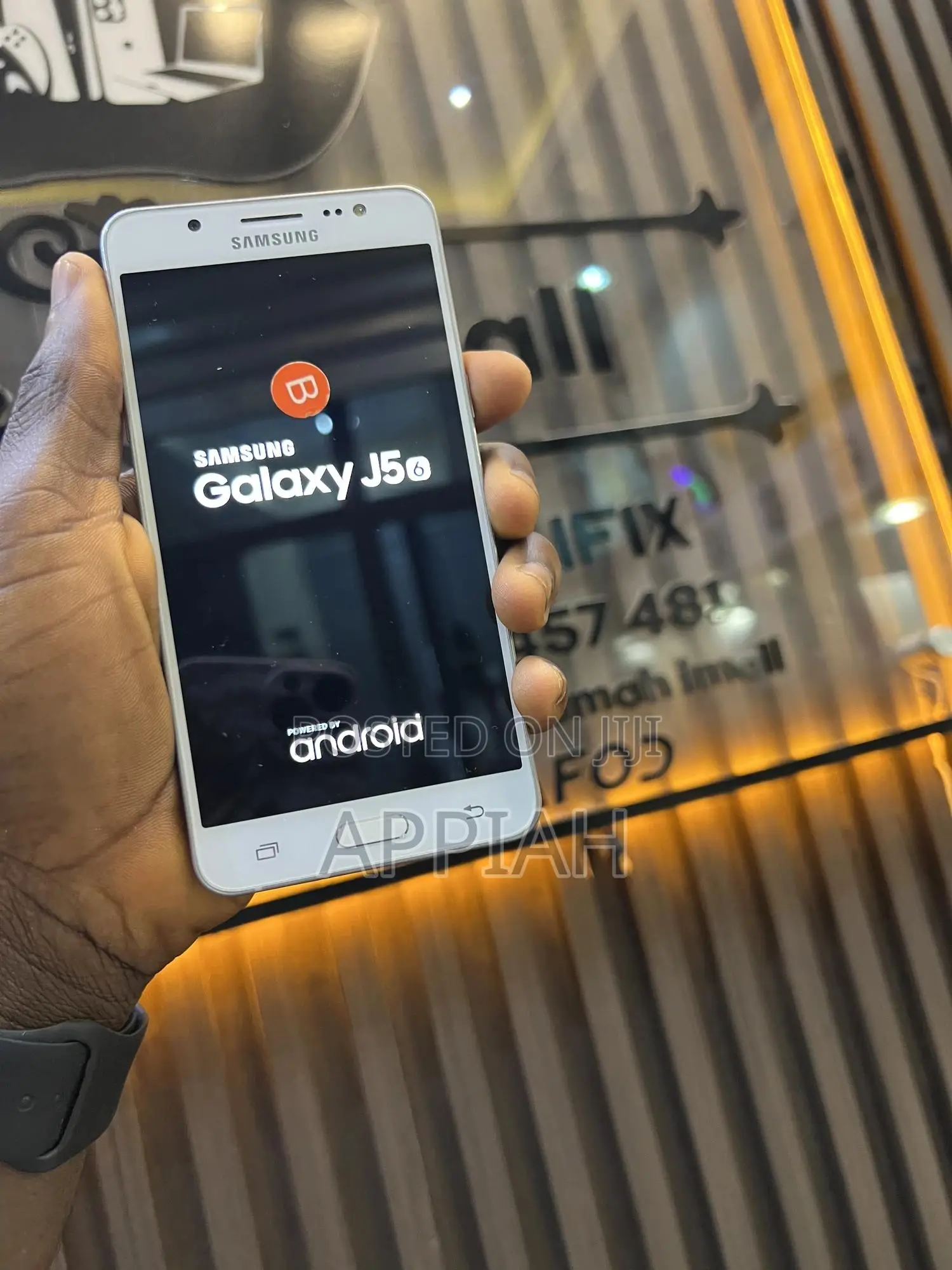 New Samsung Galaxy J5 16 GB White