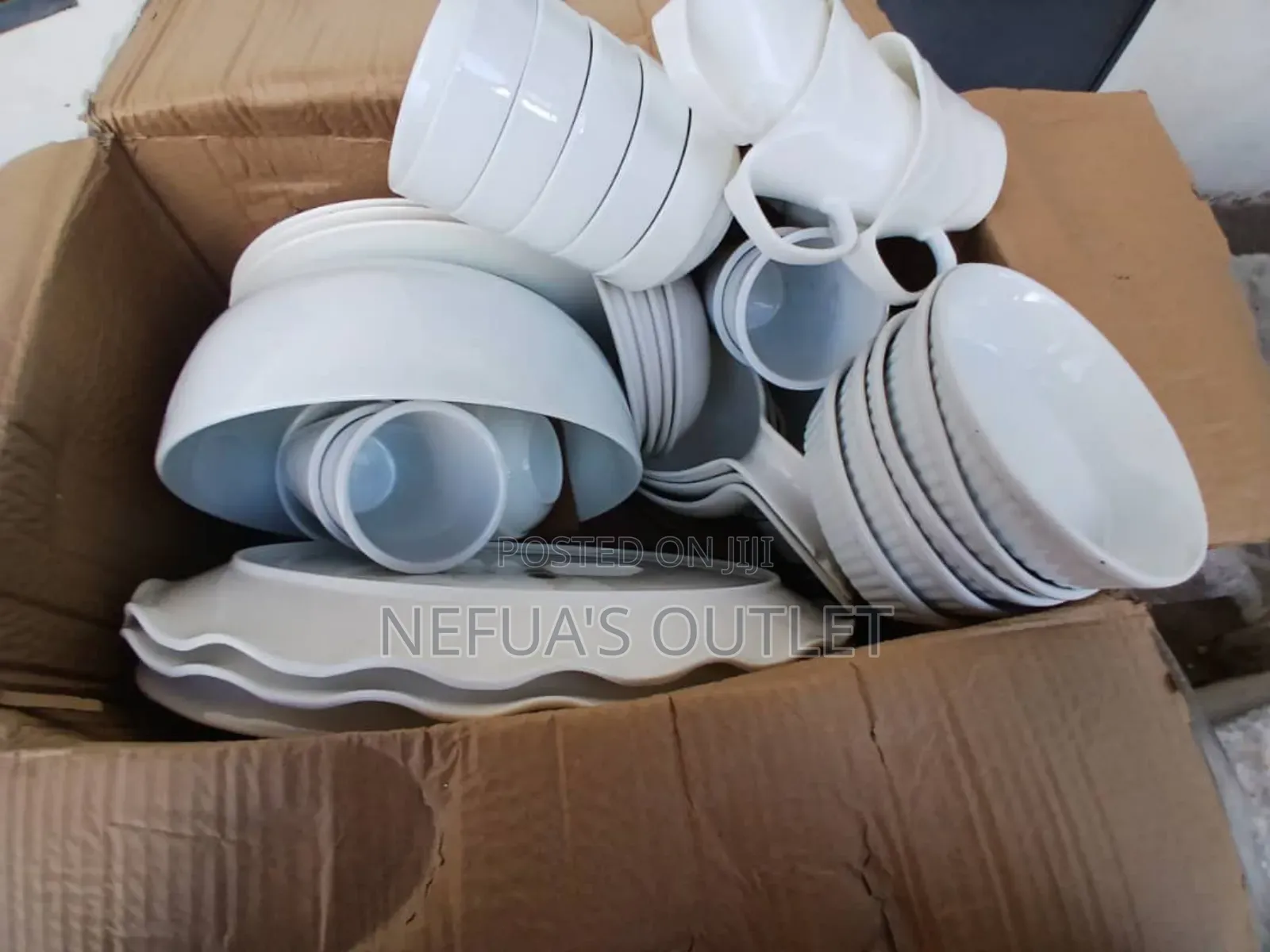 35 to 50pcs Mixed Ceramics