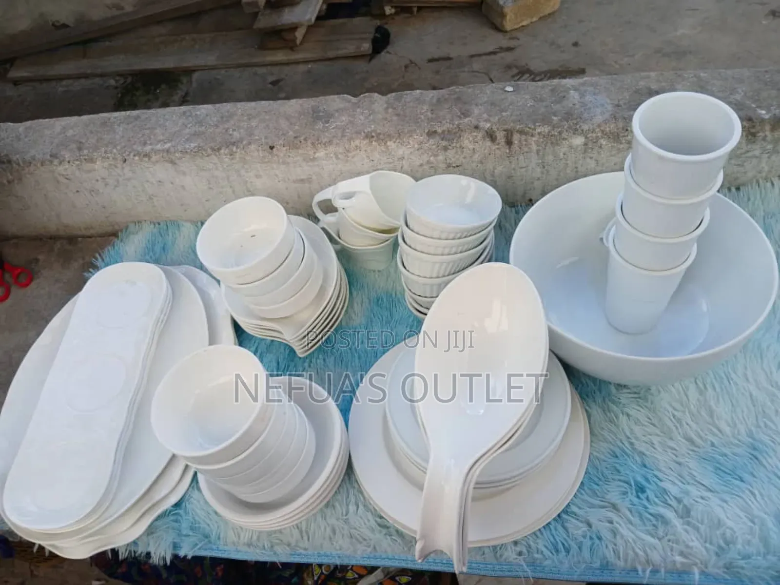 35 to 50pcs Mixed Ceramics