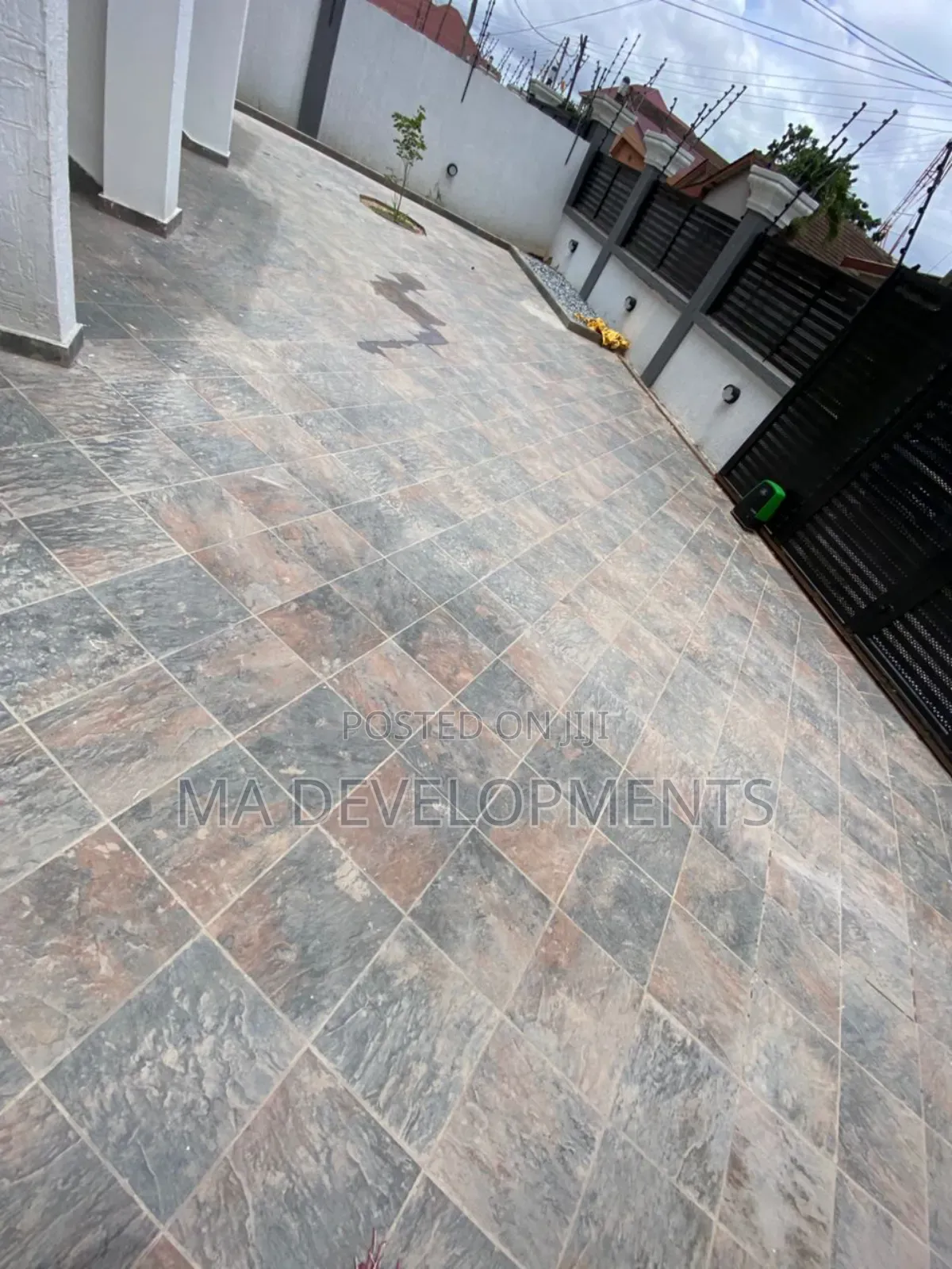 5bdrm Duplex in Ma Developments, CFC Estates for sale